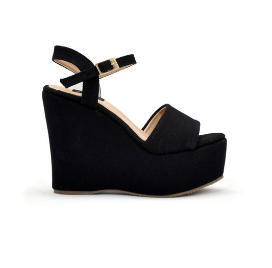 CLASSIC BLACK